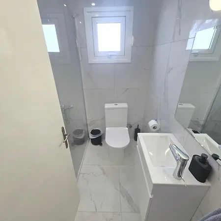 1 Bedroom, 1 - C Apartament *